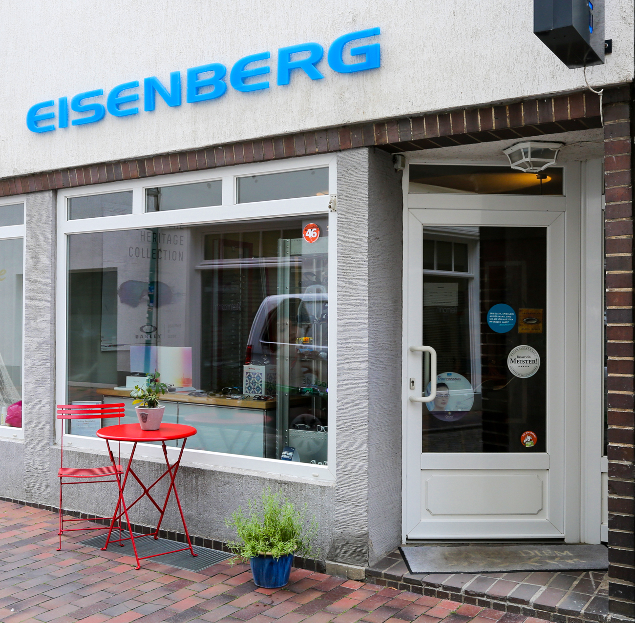 files/schaufenster-guestrow/img/haendler/optic_eisenberg/slider/Optiker-Eisenberg-7731.jpg