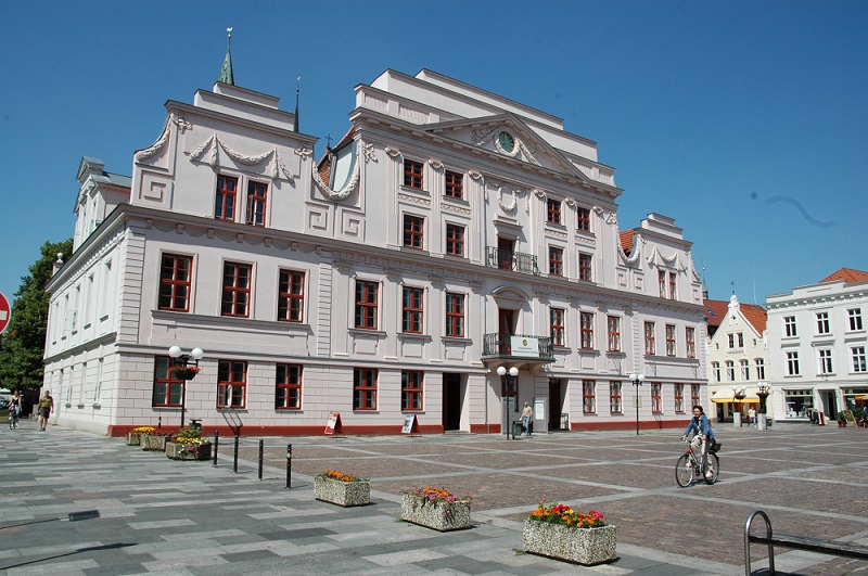 files/schaufenster-guestrow/img/haendler/rathaus/slider/rathaus.jpg