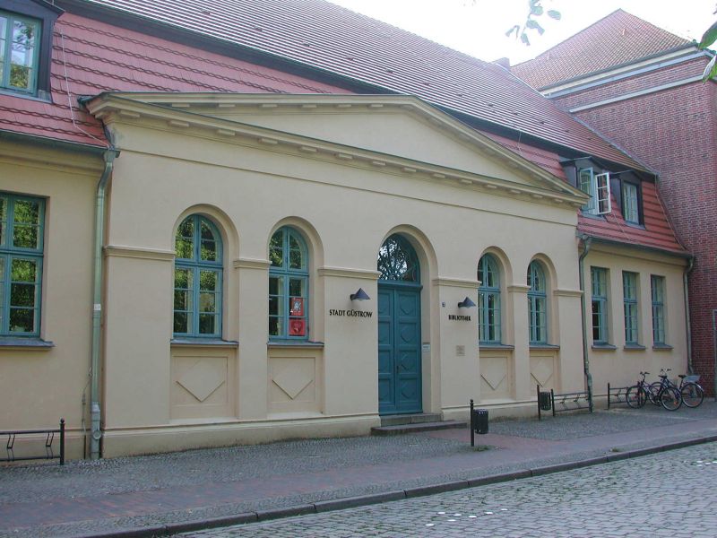 bibliothekshaus.JPG